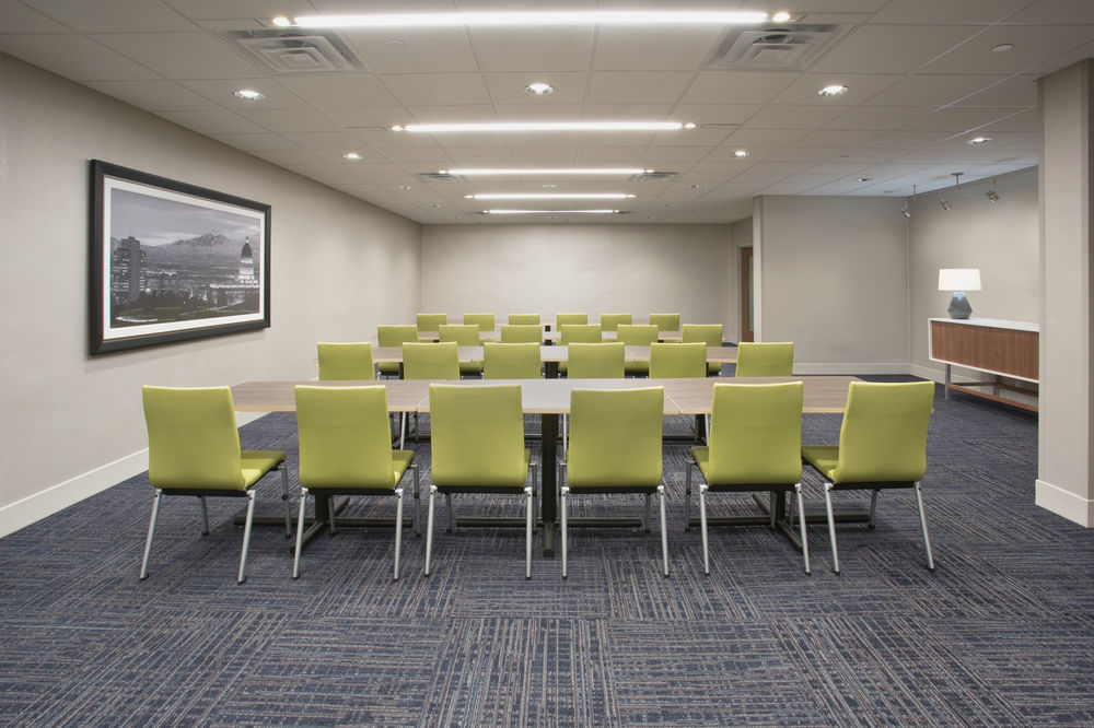 Holiday Inn Express & Suites - Marietta By Ihg Exterior foto